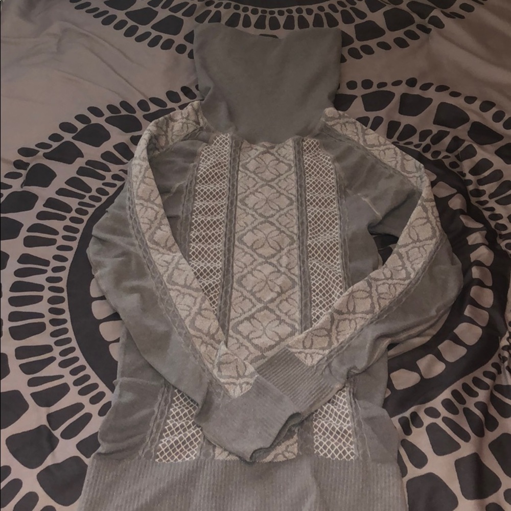 Gray Workout Top!